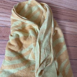 Banana Republic merino/cashmere blend scarf